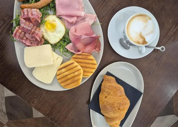 Alighieri 97 Bed and Breakfast 3*